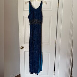 Elegant Blue Backless Evening Dress
